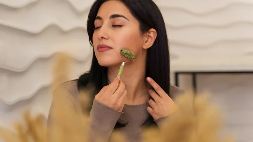 How to Create a Natural Anti-Aging Skincare Routine