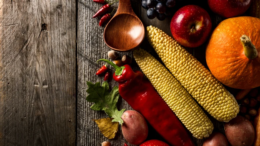 Seasonal Sensations: Experimenting with Seasonal Ingredients for Fresh Flavors